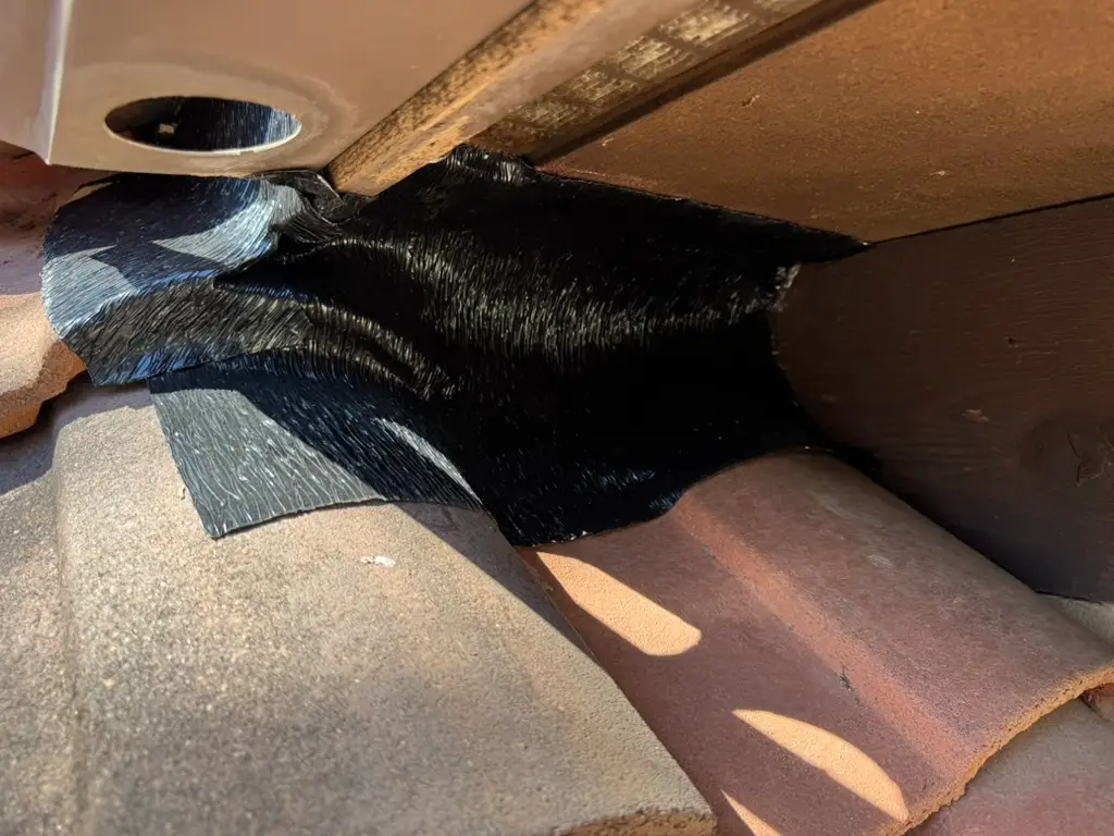 Roof to soffit transitions with wakaflex